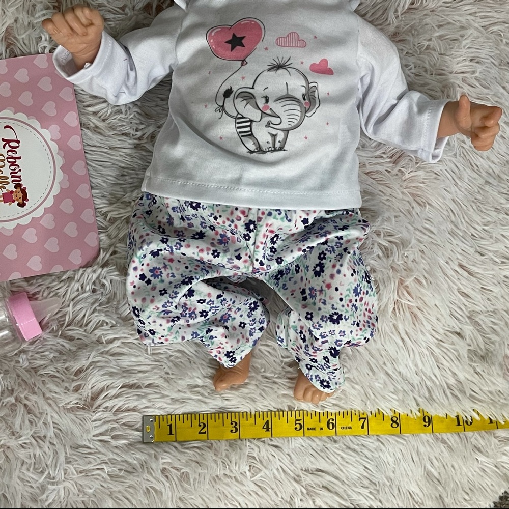 Reborn life-like infant doll Happy Day cloth body - Picture 8 of 9